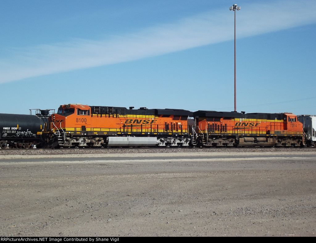 BNSF 8100